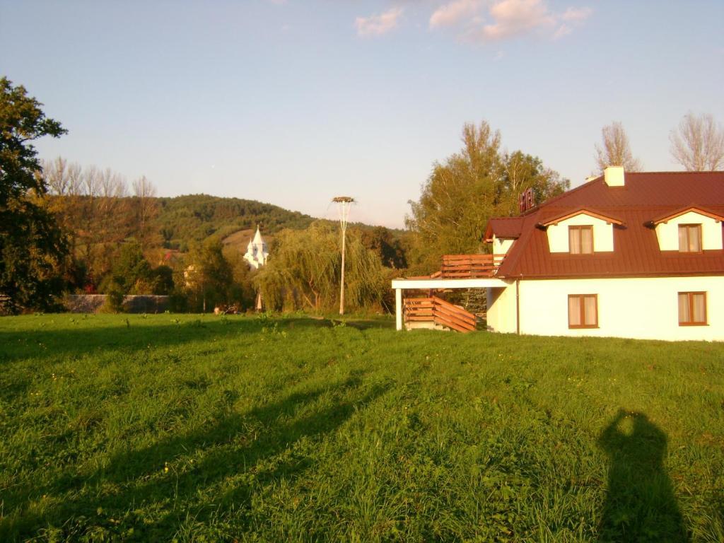 Dwor Wapowce Pokoje Goscinne Exteriér fotografie