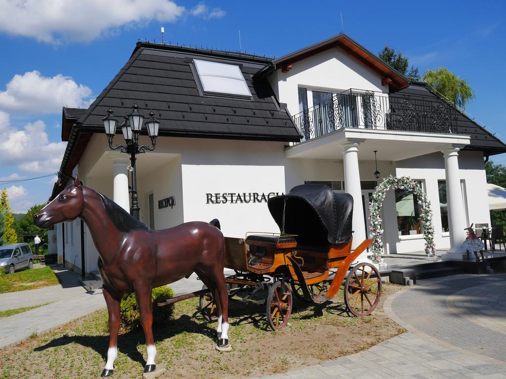 Dwor Wapowce Pokoje Goscinne Exteriér fotografie